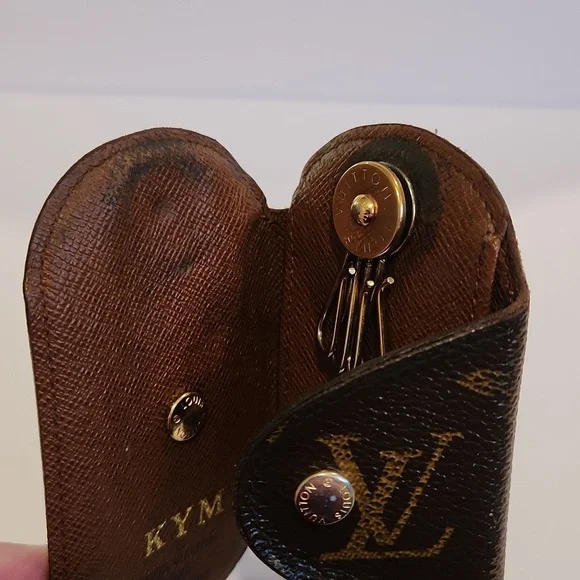 Louis Vuitton Monogram Key Holder Oval